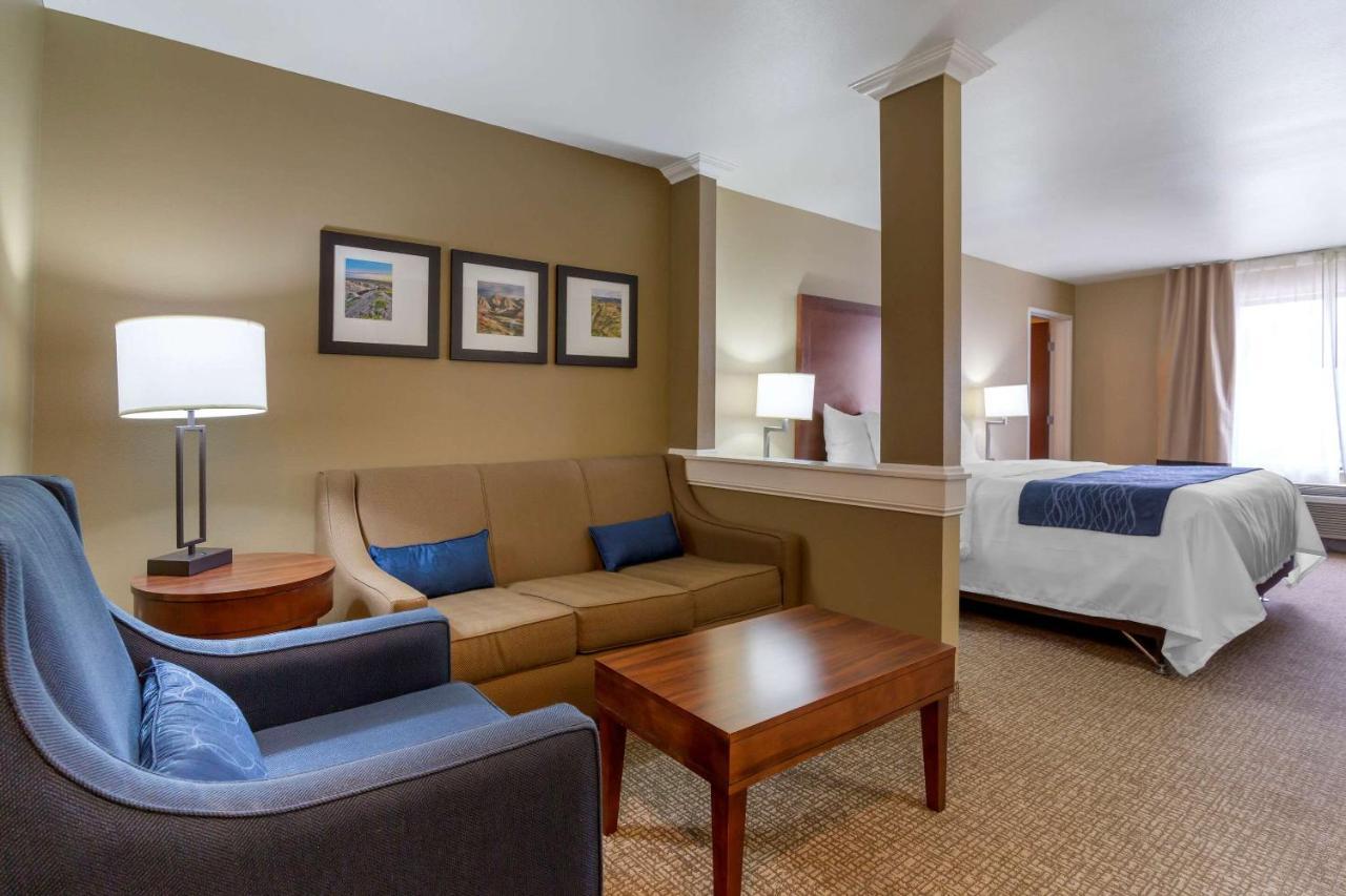 Comfort Inn&Suites Mandan - Bismarck Extérieur photo