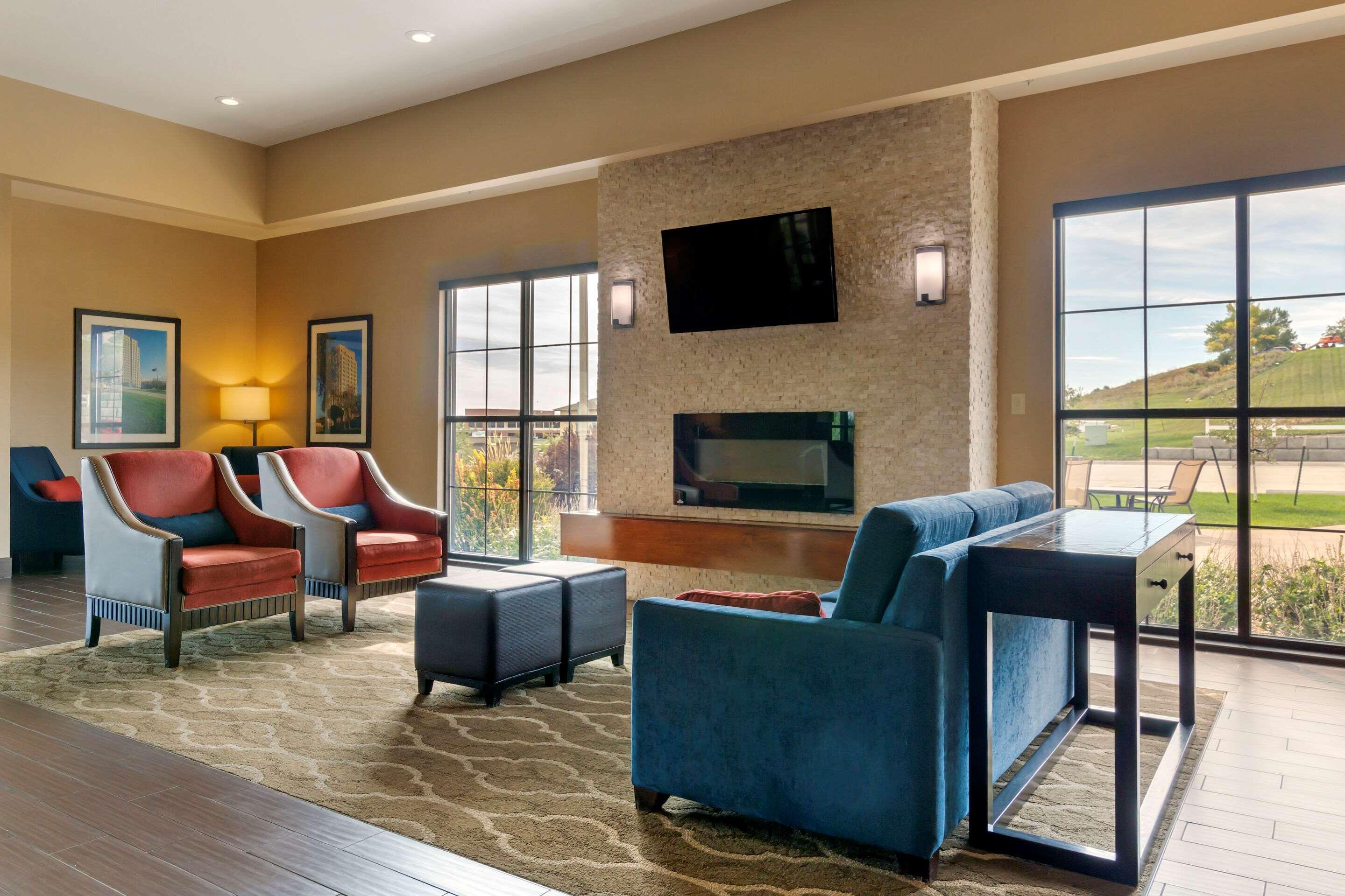 Comfort Inn&Suites Mandan - Bismarck Extérieur photo