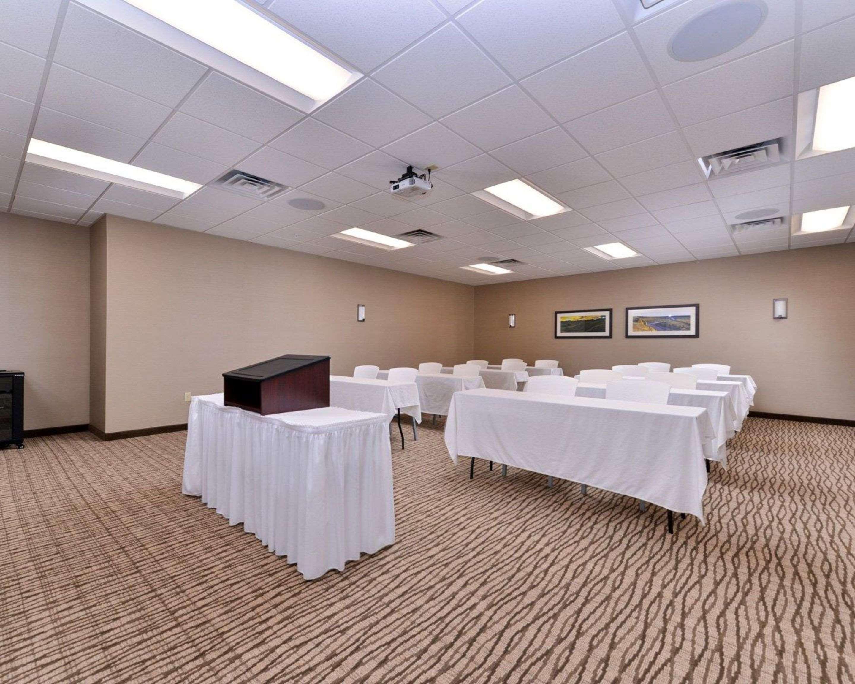 Comfort Inn&Suites Mandan - Bismarck Extérieur photo