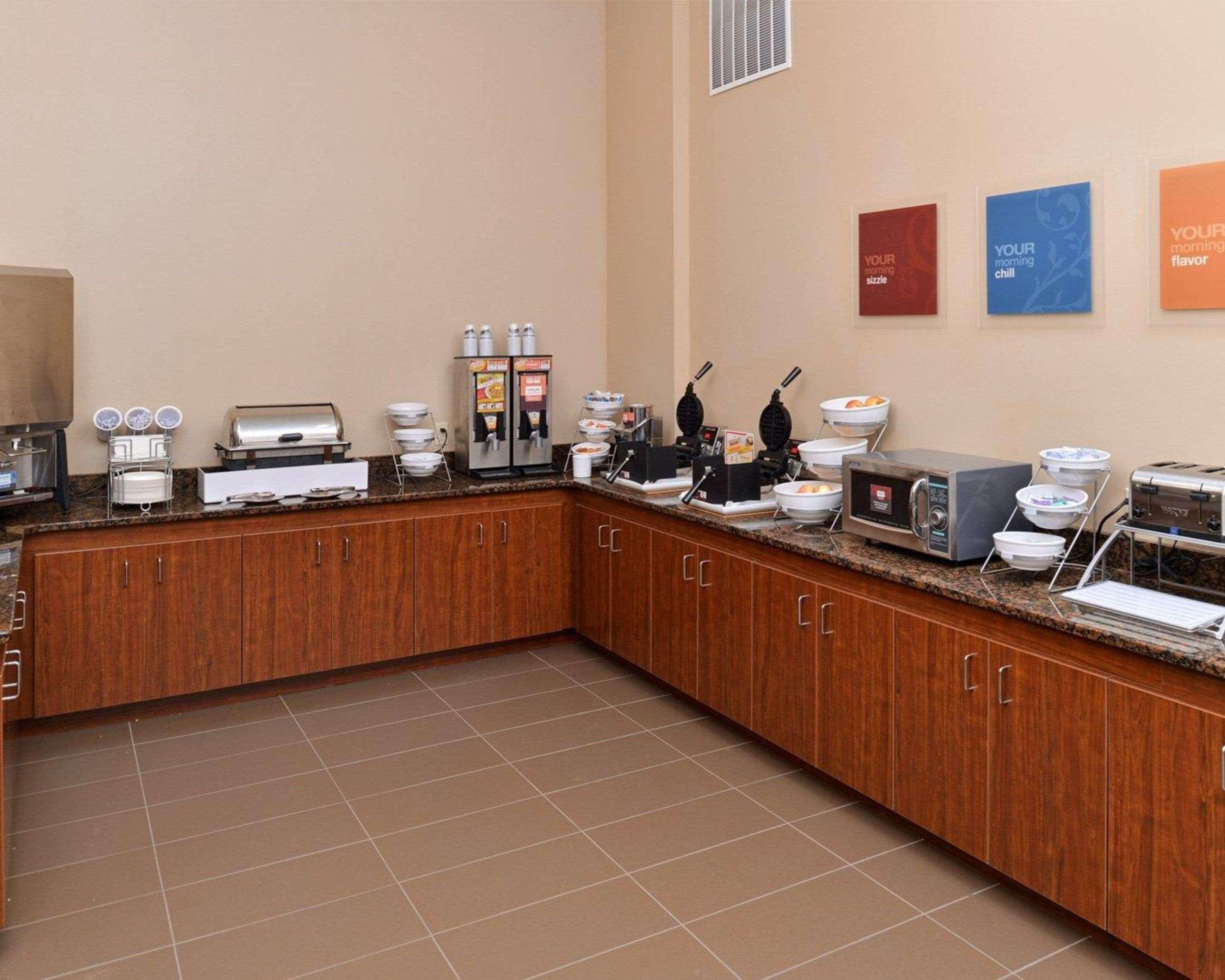 Comfort Inn&Suites Mandan - Bismarck Extérieur photo